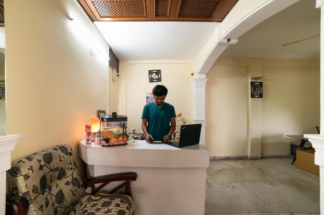 Oyo Th Guest House Hajdarabad Zewnętrze zdjęcie