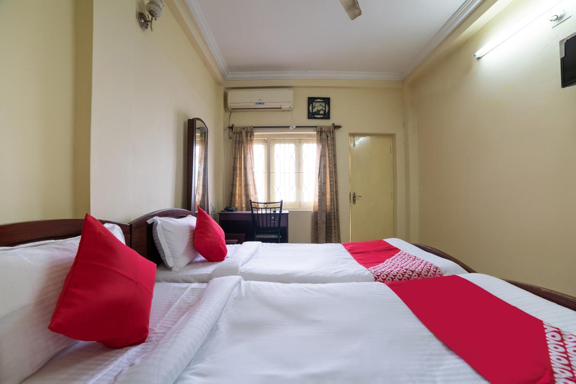 Oyo Th Guest House Hajdarabad Zewnętrze zdjęcie