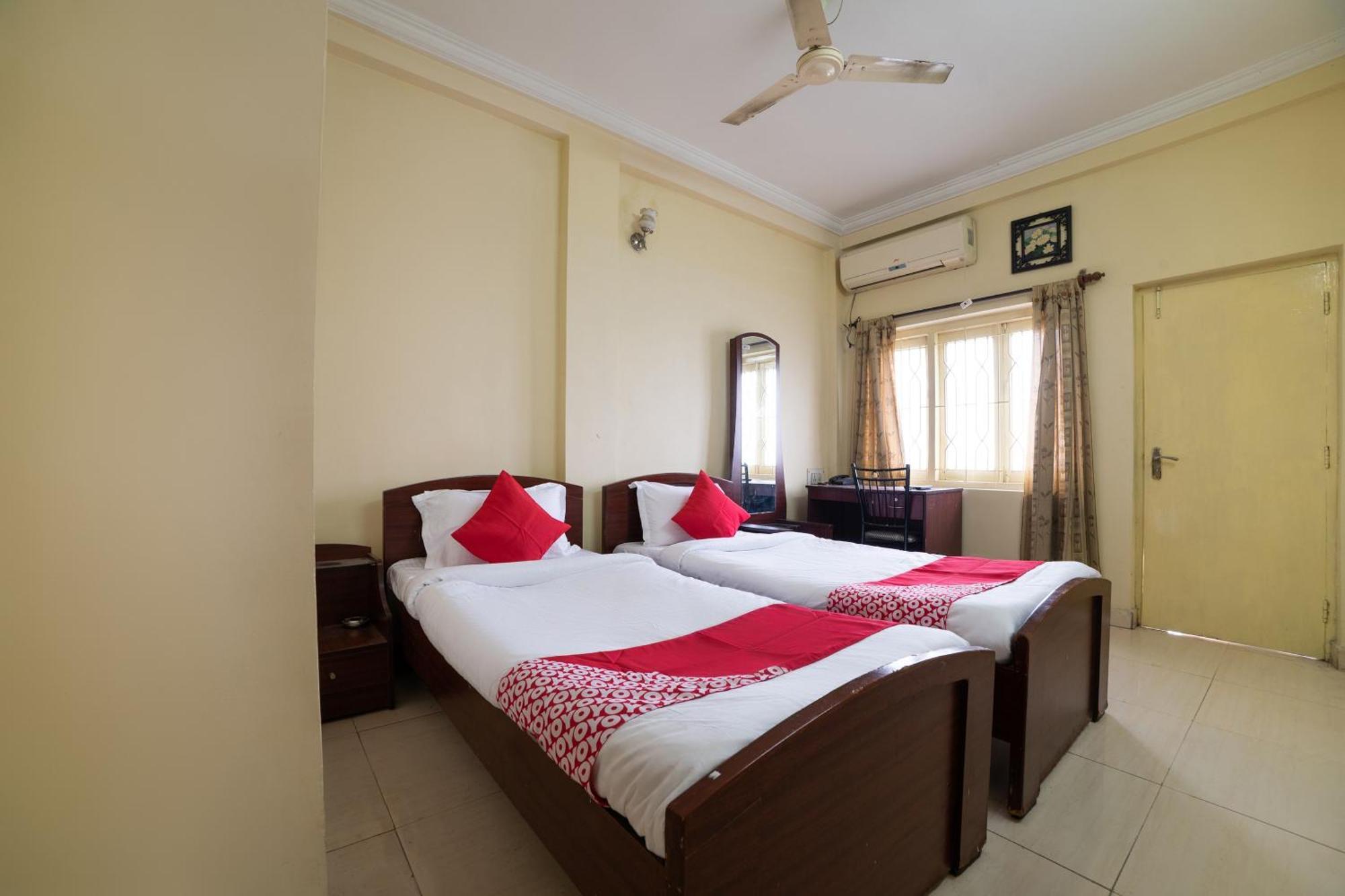 Oyo Th Guest House Hajdarabad Zewnętrze zdjęcie
