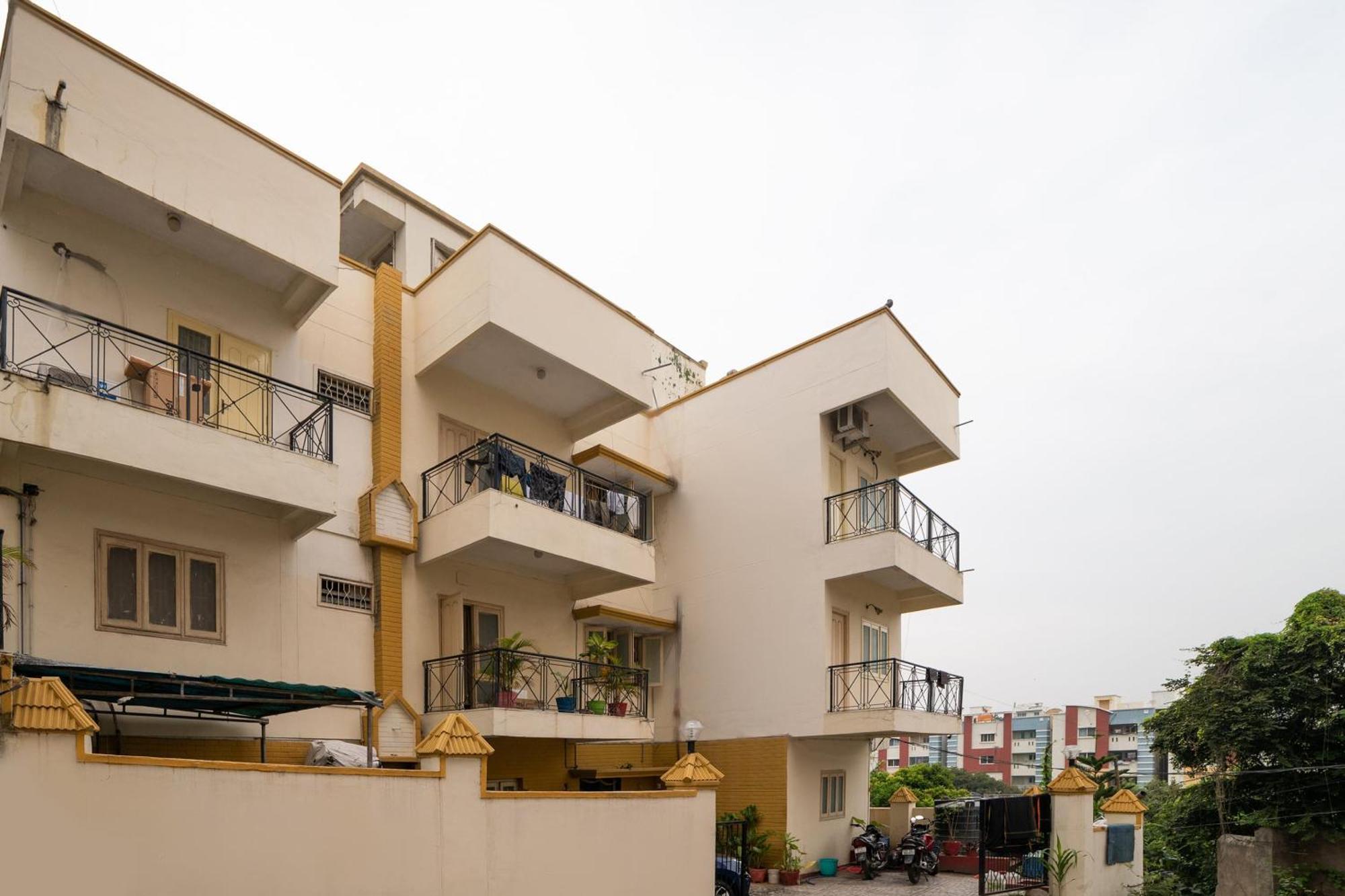 Oyo Th Guest House Hajdarabad Zewnętrze zdjęcie